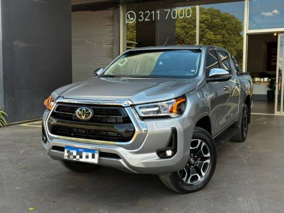 TOYOTA HILUX 2.8 D-4D TURBO DIESEL CD SRX 4X4 AUTOMÁTICO